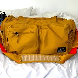 Nike utility duffle bag